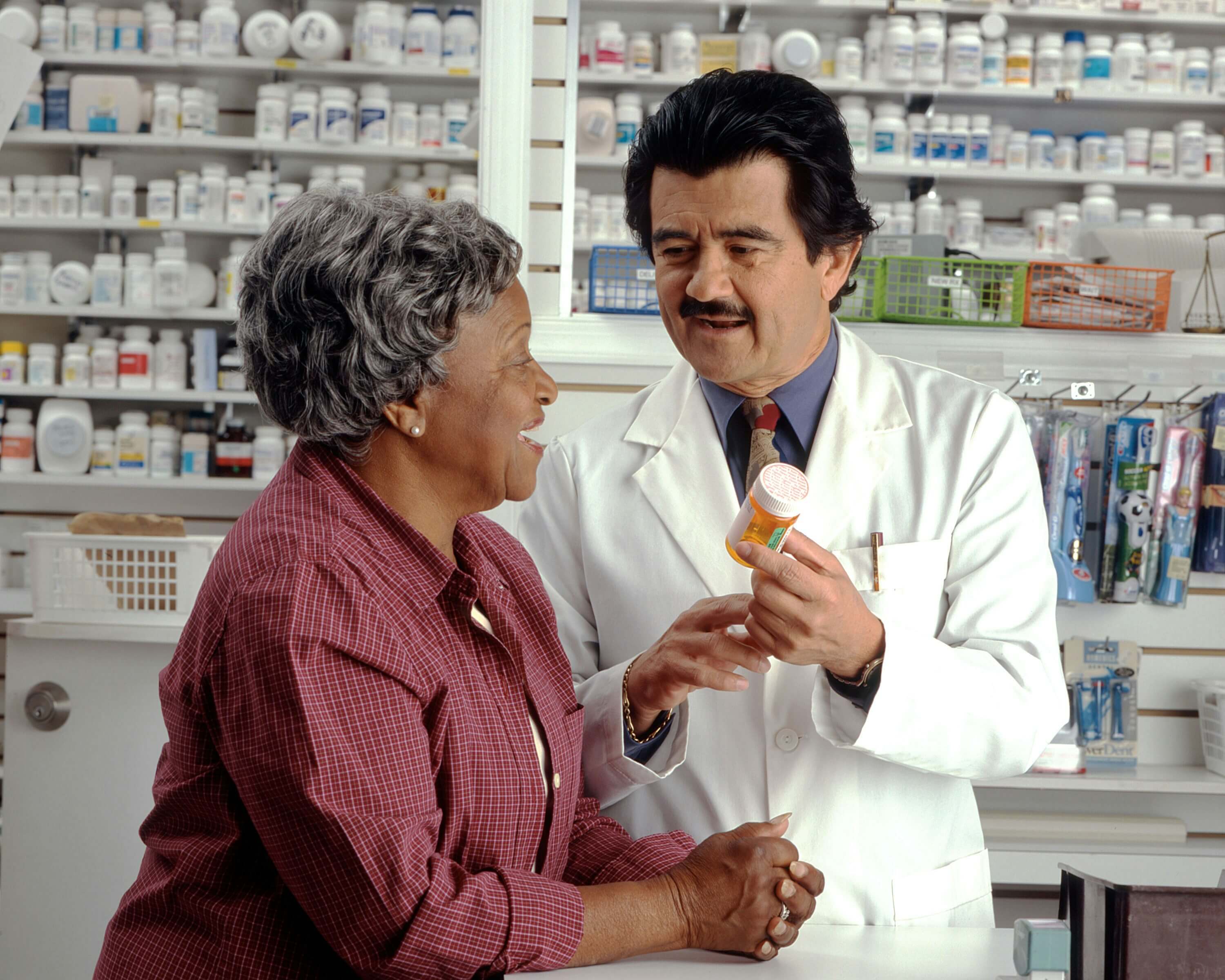 how to advance pharmacy technician career